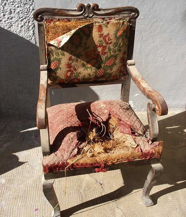 Sillon de nogal sin restaurar