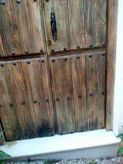 Puerta con protección