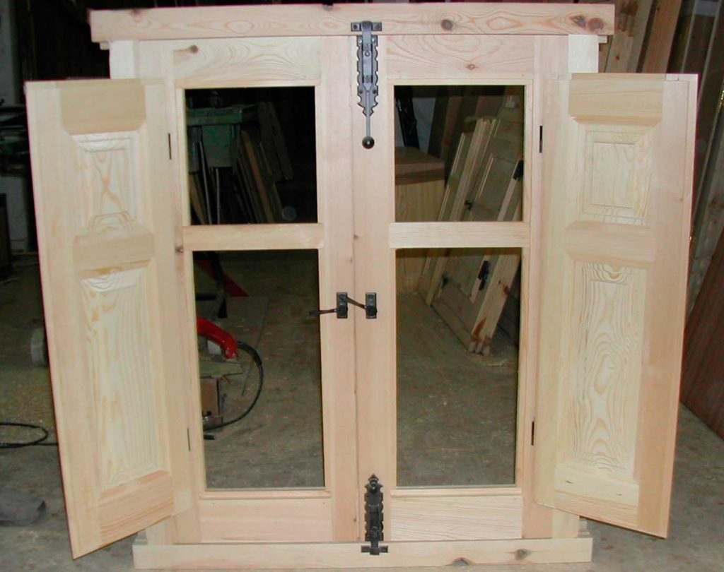 Ventana reproduccion madera